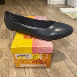 Navy leather ballet flats